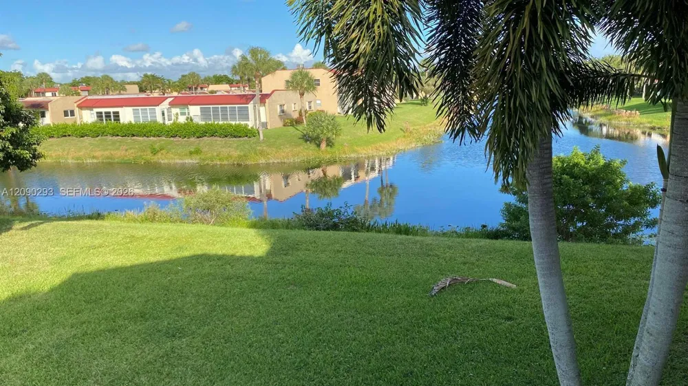 1566 Lake Crystal Dr #E West Palm Beach, FL 33411