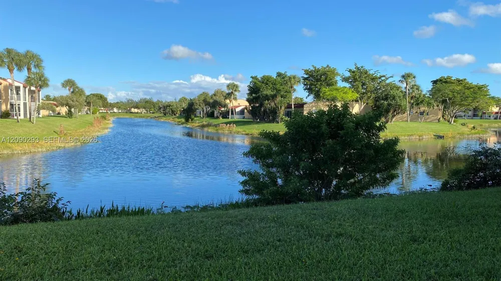 1566 Lake Crystal Dr #E West Palm Beach, FL 33411