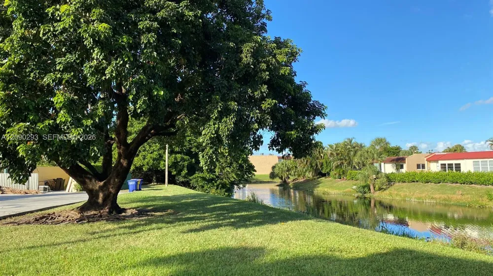 1566 Lake Crystal Dr #E West Palm Beach, FL 33411