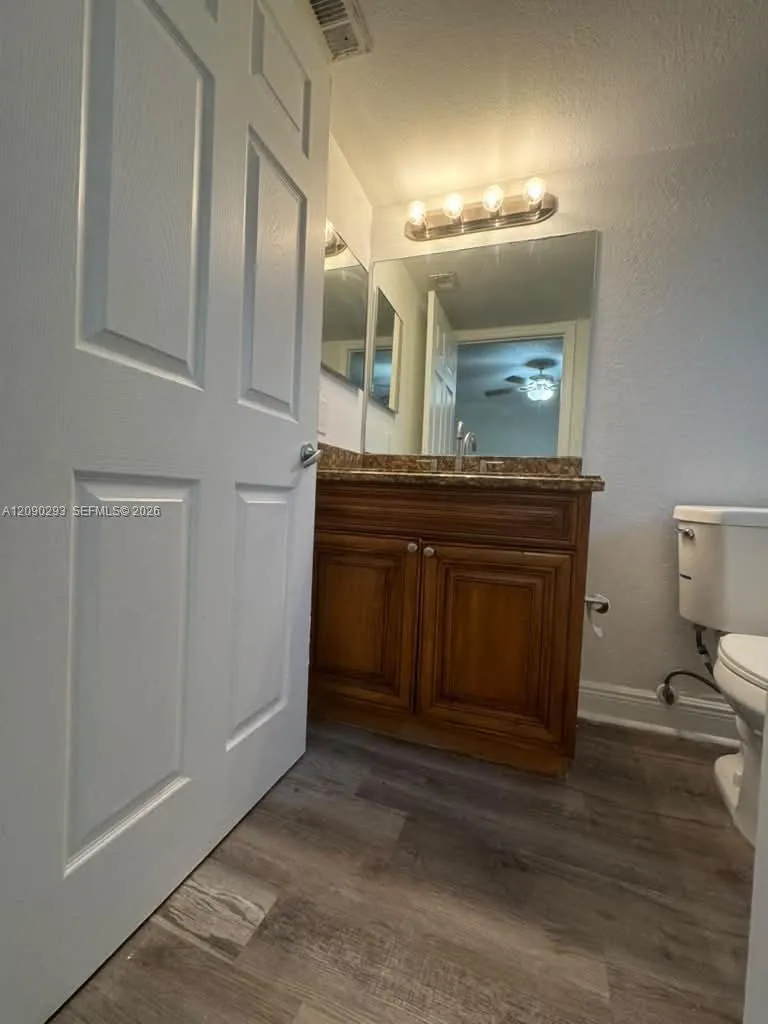 1566 Lake Crystal Dr #E West Palm Beach, FL 33411