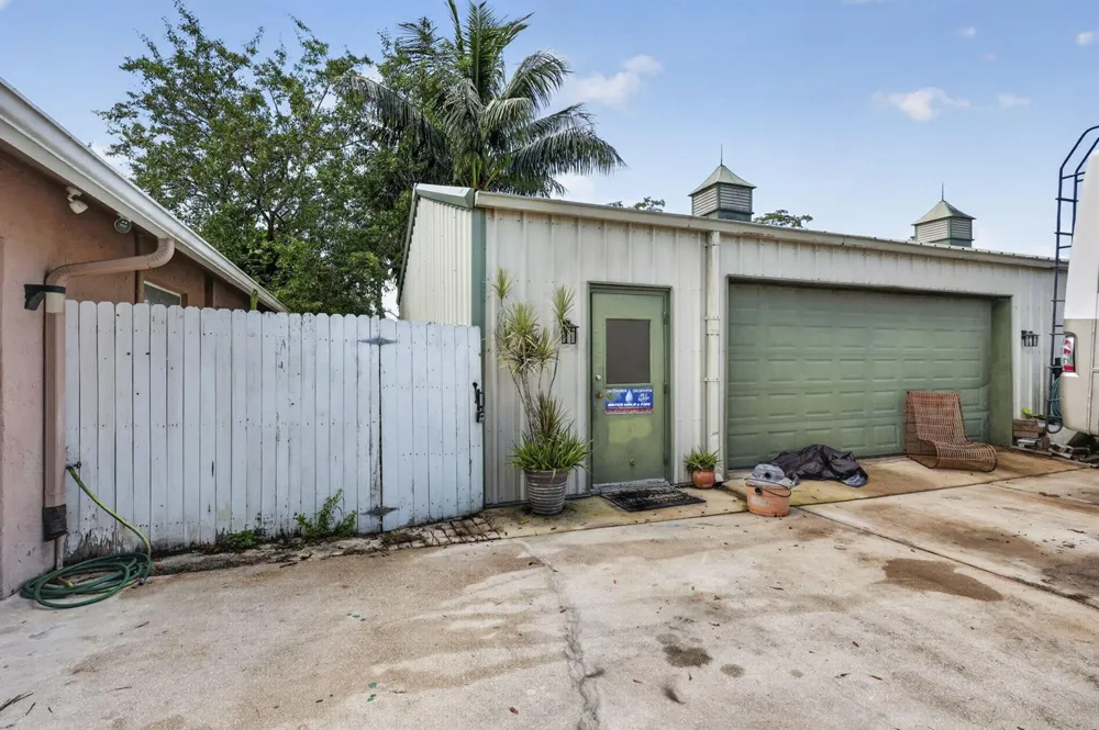 10920 Barn Road Lake Worth, FL 33449