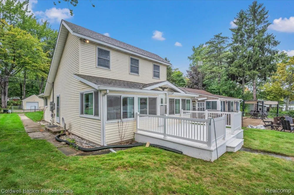 733 Lakeshore Drive Deerfield Township, MI 48421