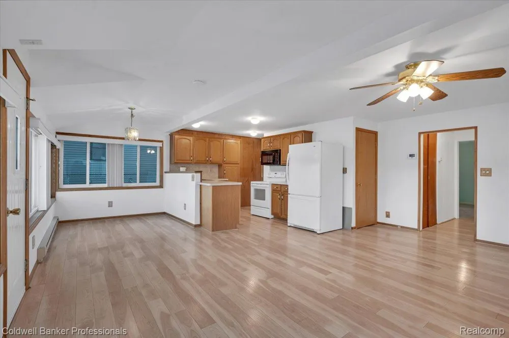 733 Lakeshore Drive Deerfield Township, MI 48421
