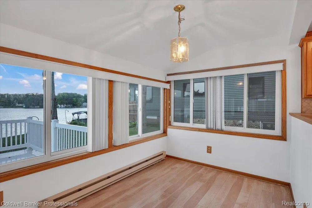 733 Lakeshore Drive Deerfield Township, MI 48421