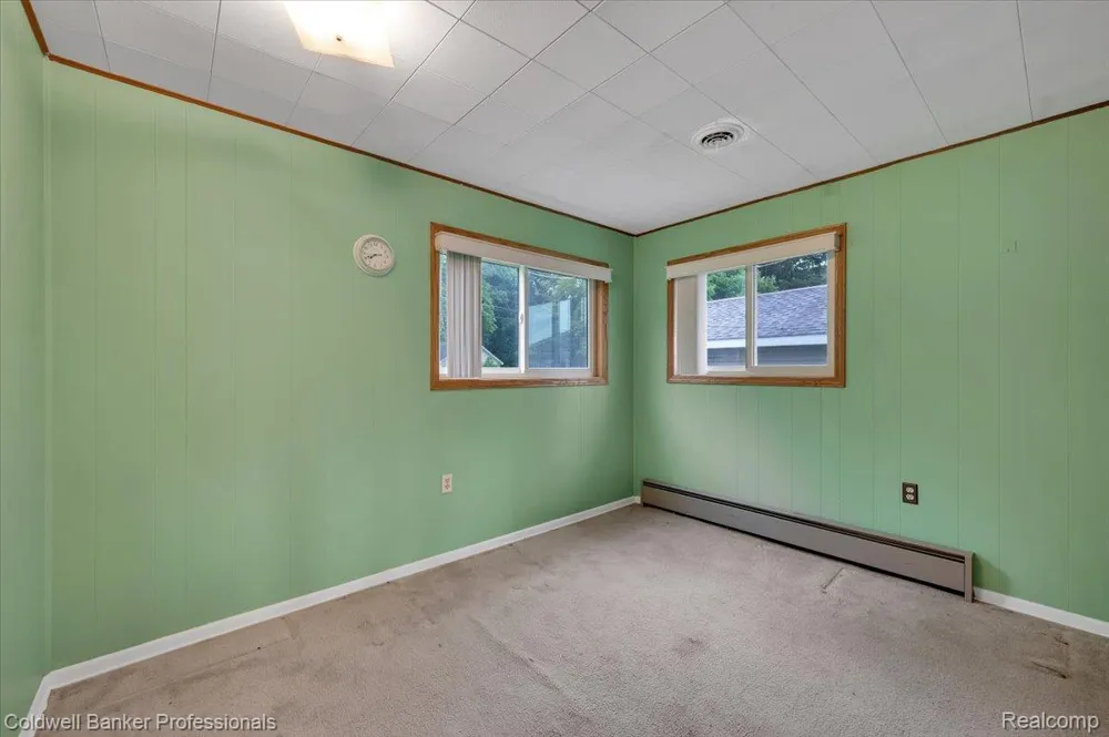733 Lakeshore Drive Deerfield Township, MI 48421
