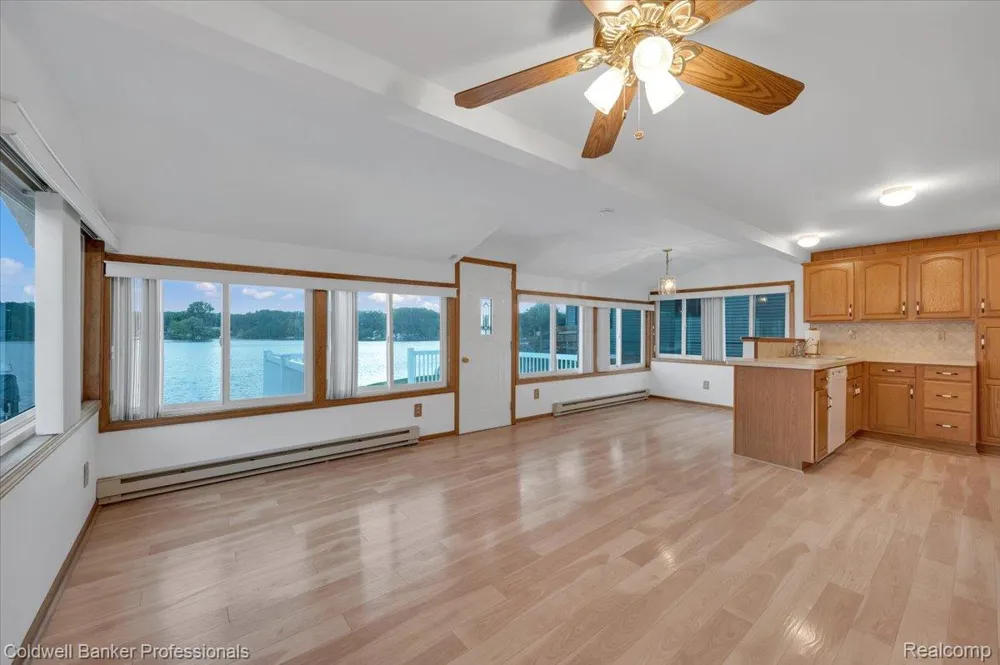 733 Lakeshore Drive Deerfield Township, MI 48421