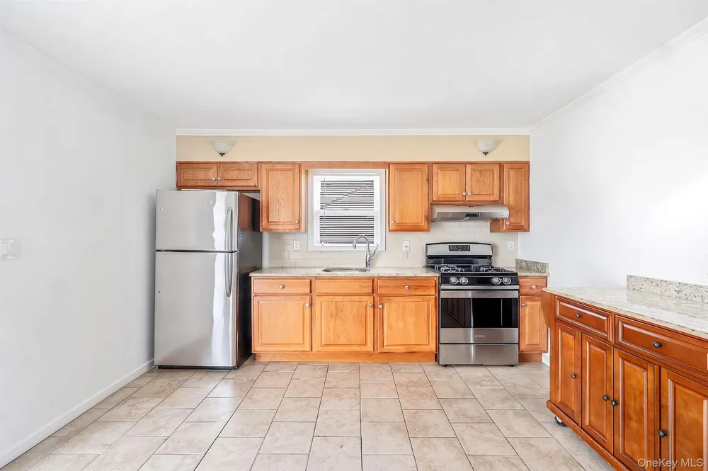 13 Maple Drive Lindenhurst, NY 11757