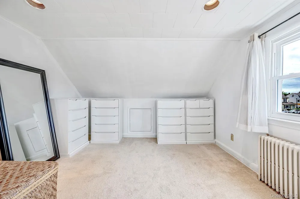 13 Maple Drive Lindenhurst, NY 11757