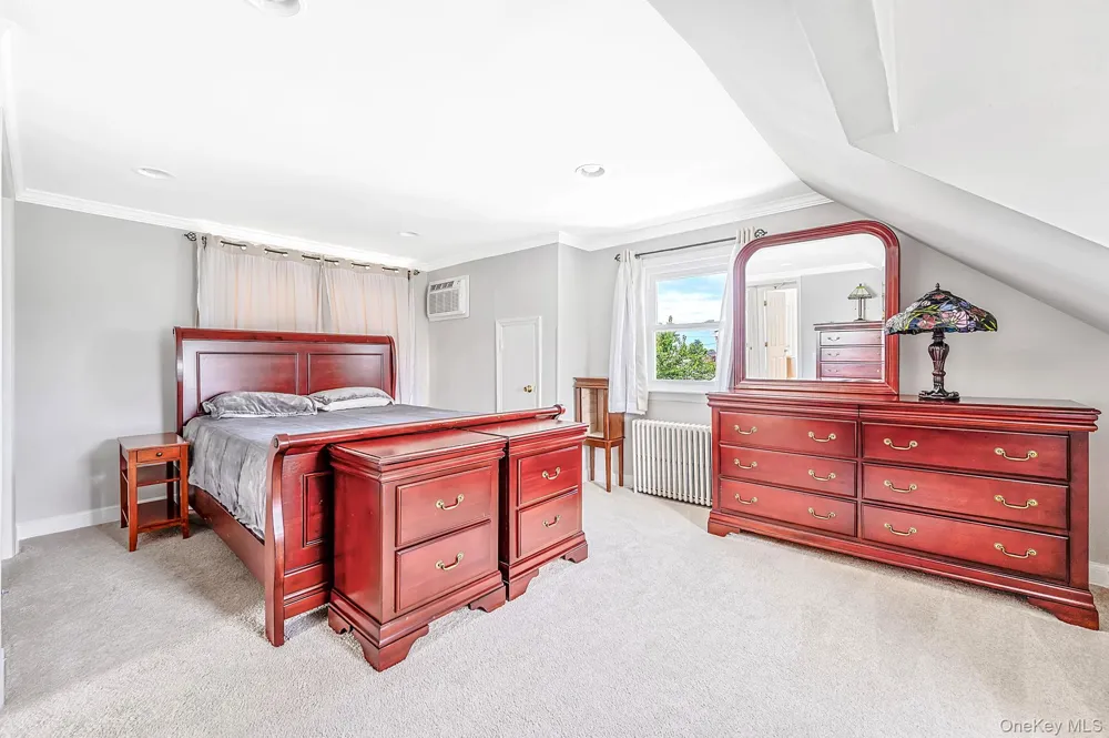 13 Maple Drive Lindenhurst, NY 11757