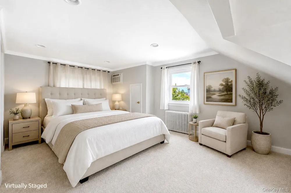 13 Maple Drive Lindenhurst, NY 11757