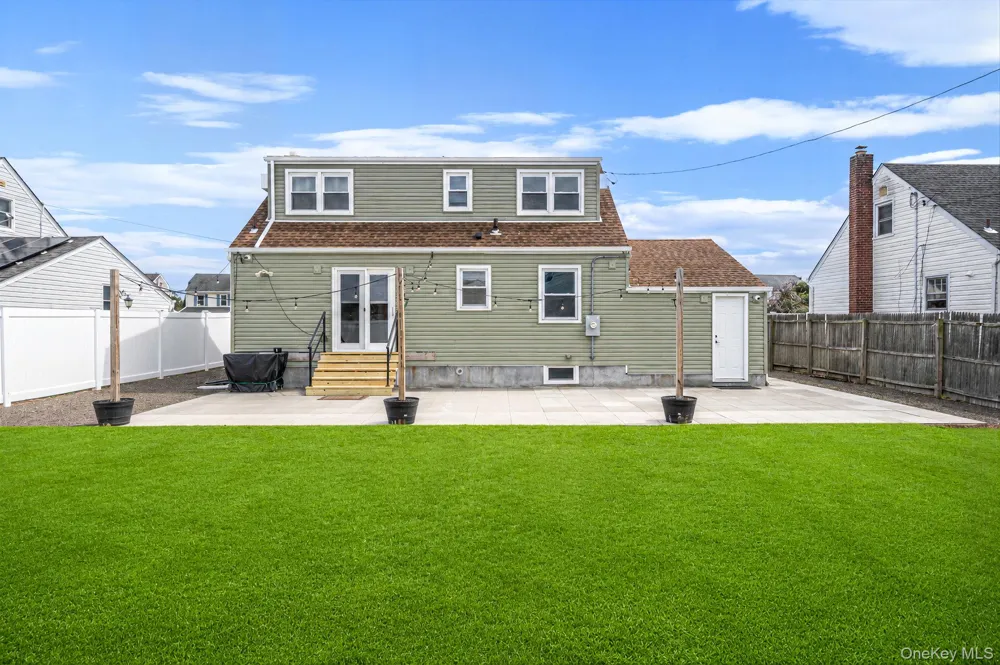 13 Maple Drive Lindenhurst, NY 11757