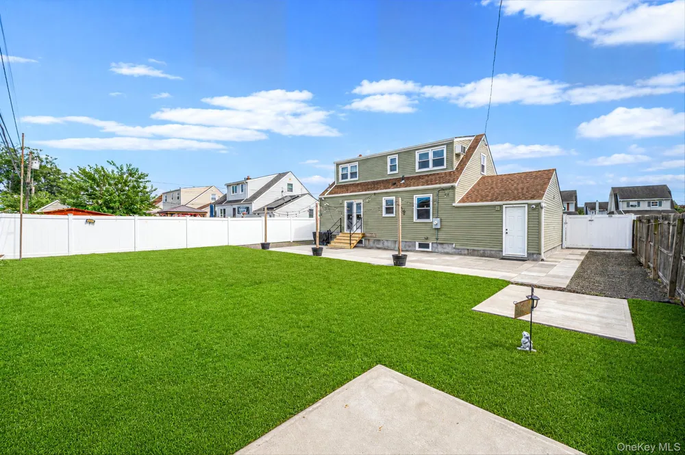 13 Maple Drive Lindenhurst, NY 11757