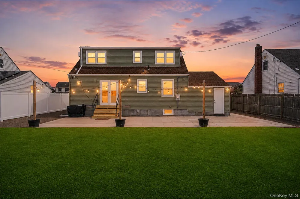 13 Maple Drive Lindenhurst, NY 11757