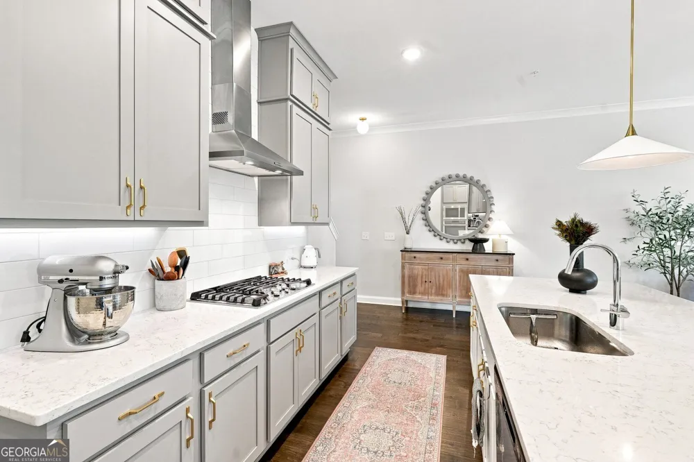 260 Walker AVE Roswell, GA 30076