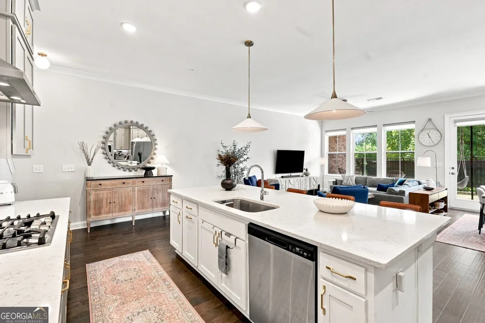 260 Walker AVE Roswell, GA 30076