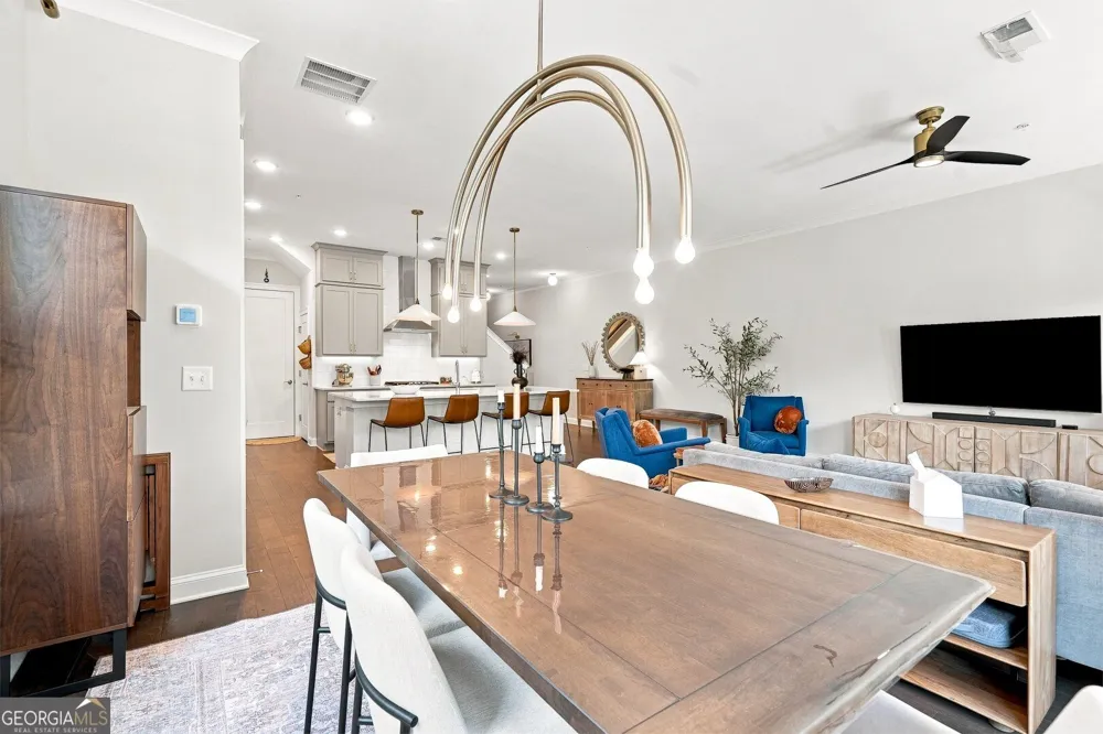 260 Walker AVE Roswell, GA 30076