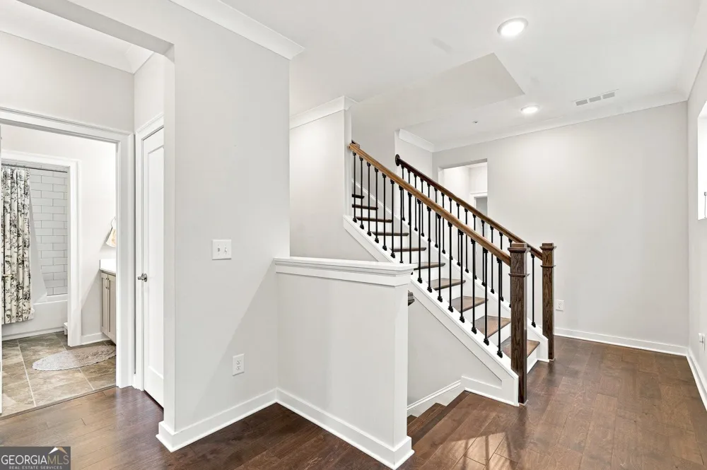 260 Walker AVE Roswell, GA 30076