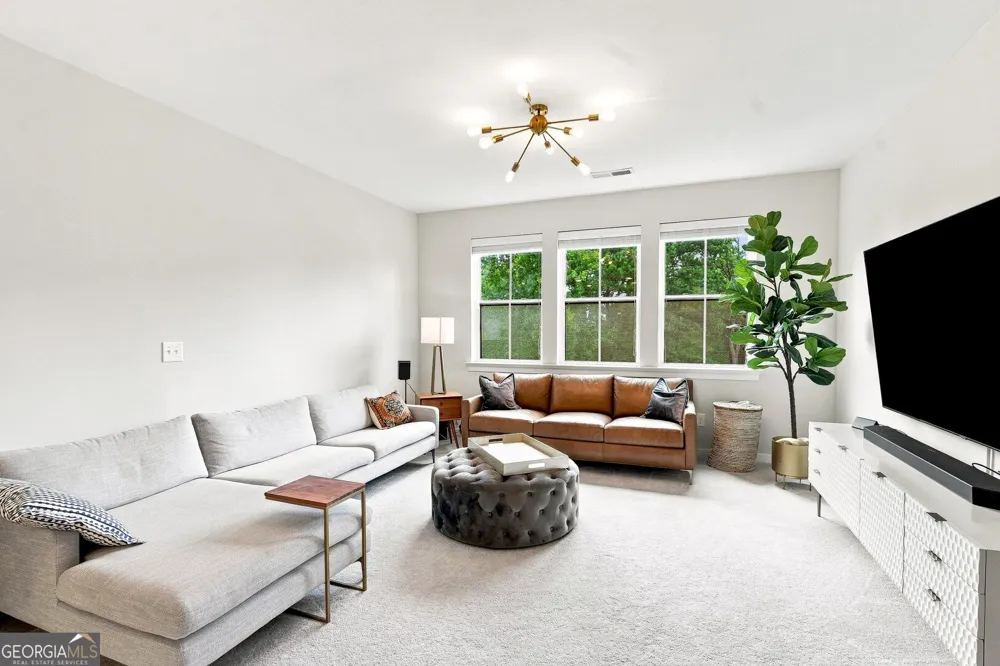 260 Walker AVE Roswell, GA 30076