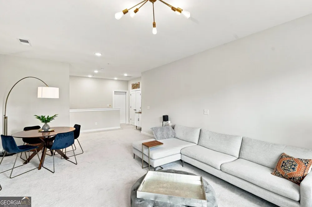 260 Walker AVE Roswell, GA 30076