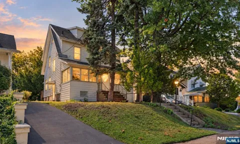 29 Luddington Avenue