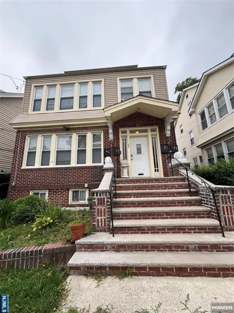 35 Monticello Avenue 3