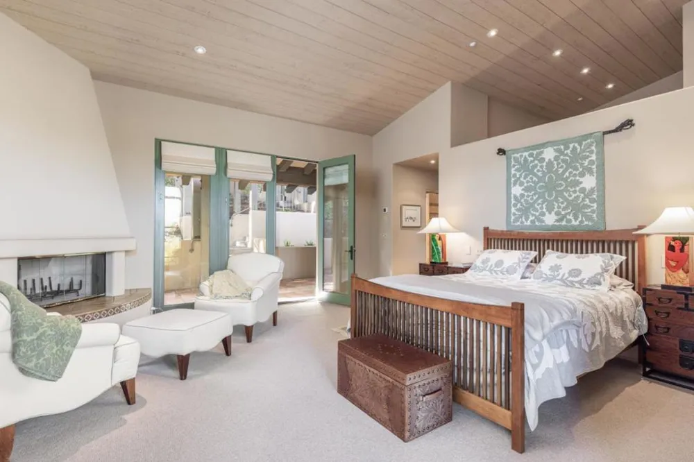 5 Via Vaquera Carmel, CA 93923