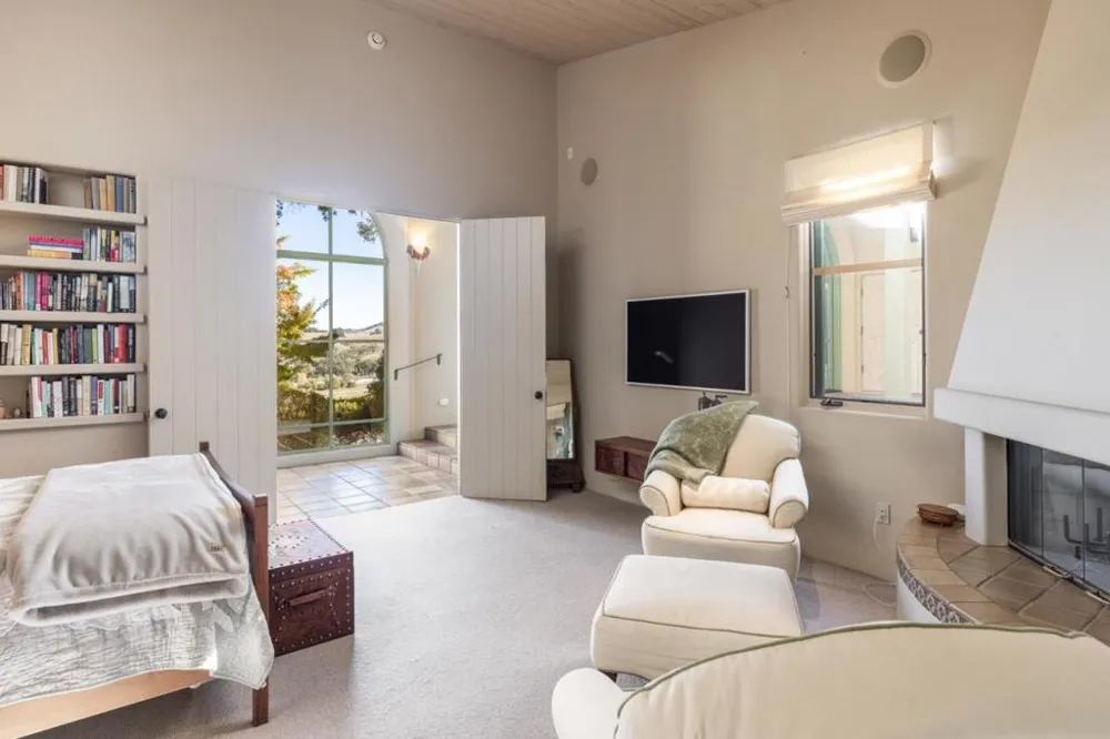 5 Via Vaquera Carmel, CA 93923