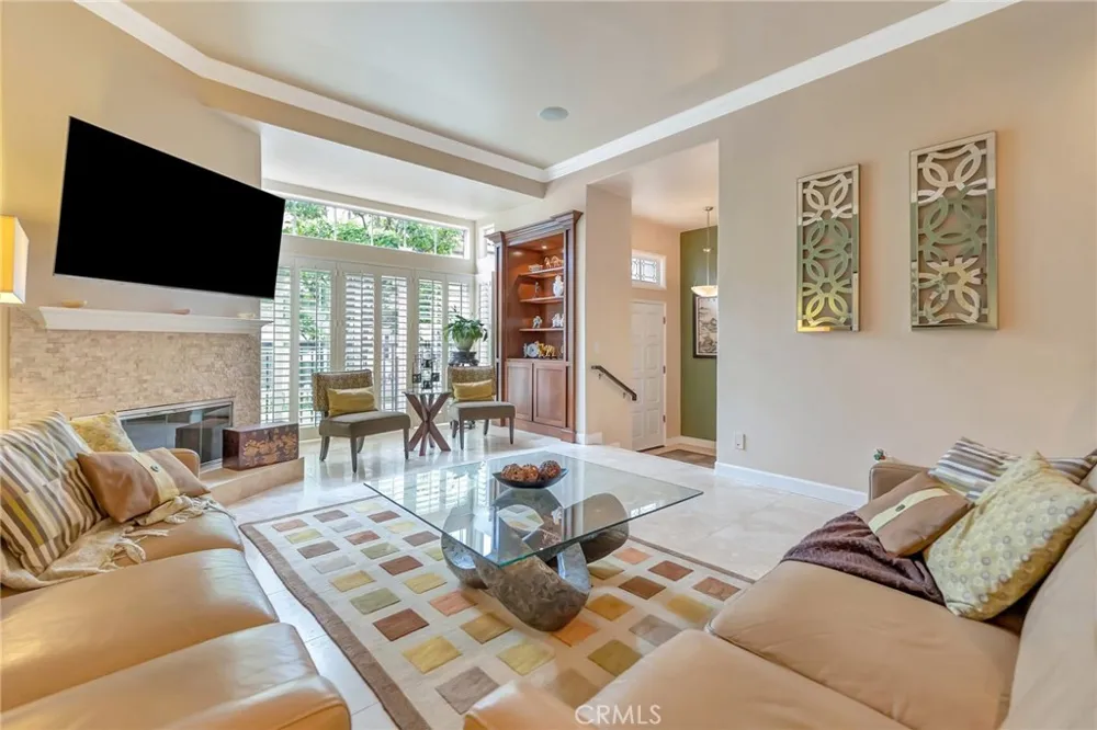 6065 Shadowbrook Circle Huntington Beach, CA 92648