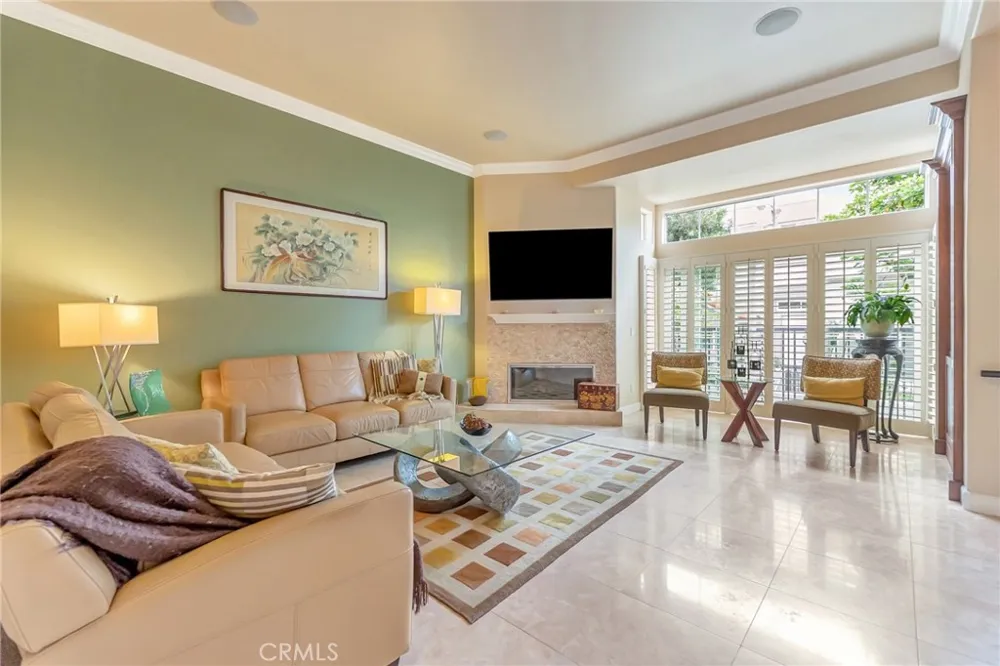 6065 Shadowbrook Circle Huntington Beach, CA 92648