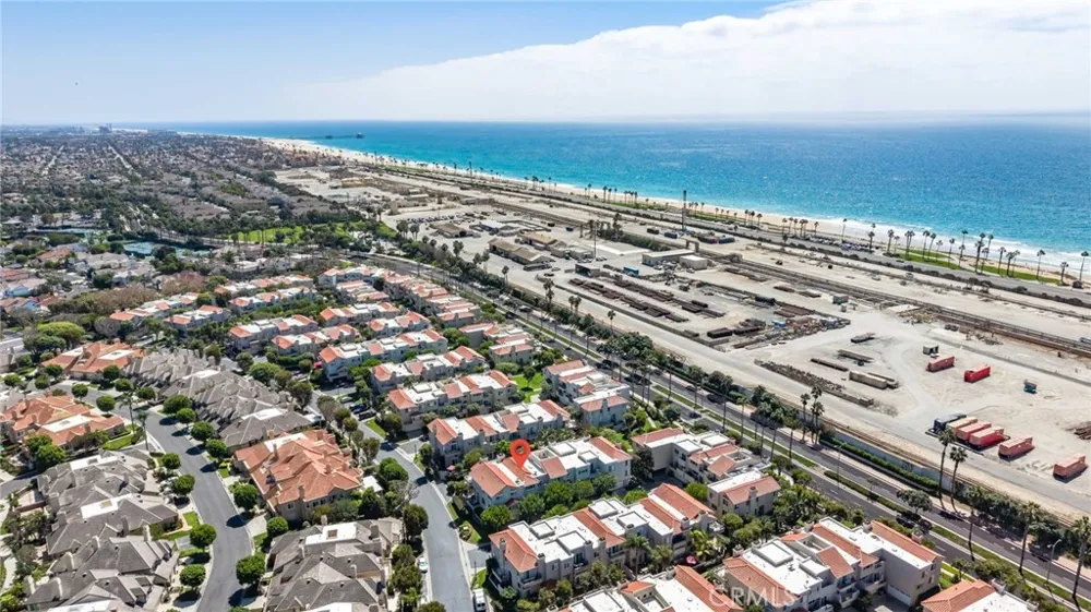 6065 Shadowbrook Circle Huntington Beach, CA 92648