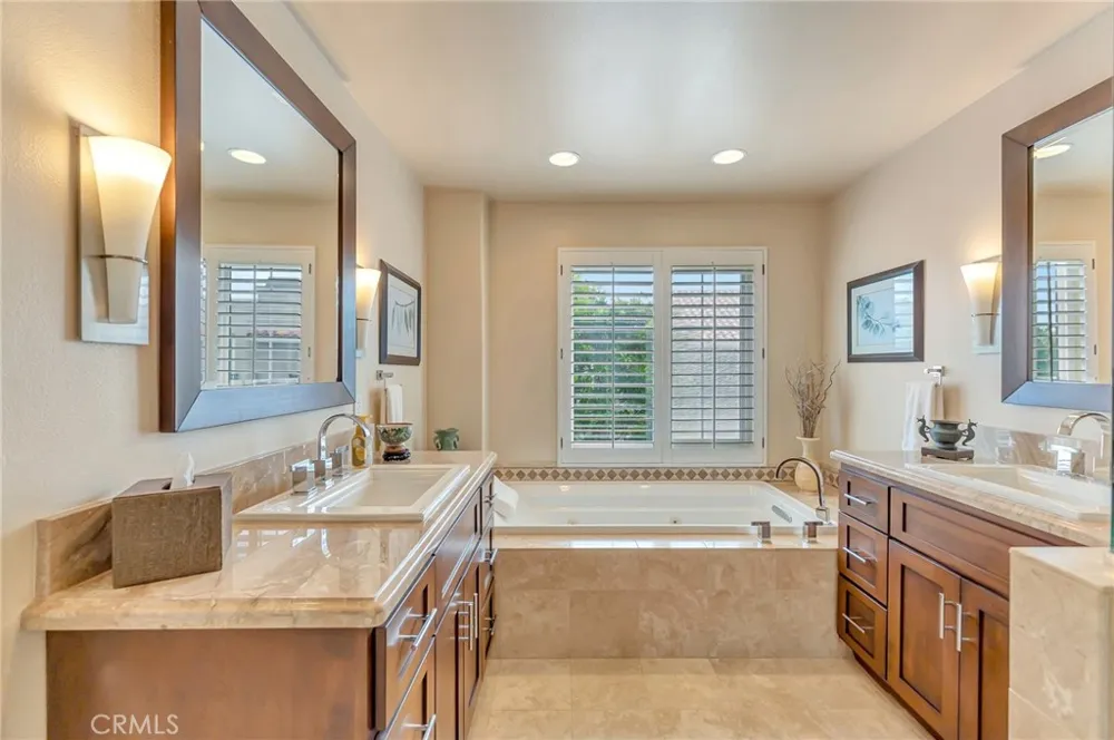 6065 Shadowbrook Circle Huntington Beach, CA 92648