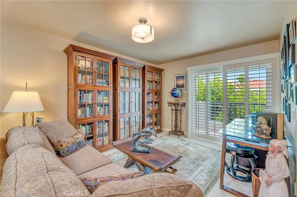 6065 Shadowbrook Circle Huntington Beach, CA 92648