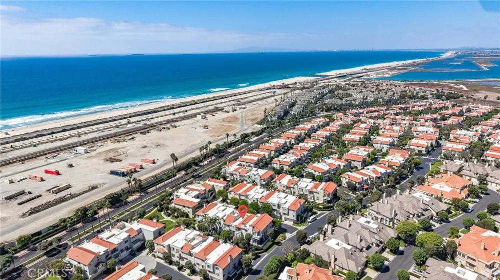 6065 Shadowbrook Circle Huntington Beach, CA 92648