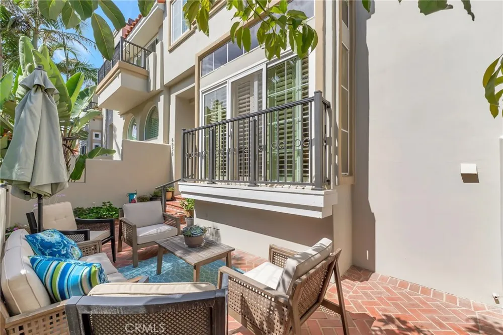 6065 Shadowbrook Circle Huntington Beach, CA 92648