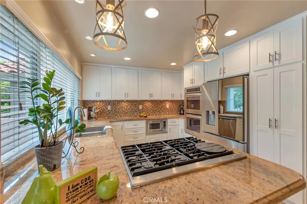 6065 Shadowbrook Circle Huntington Beach, CA 92648