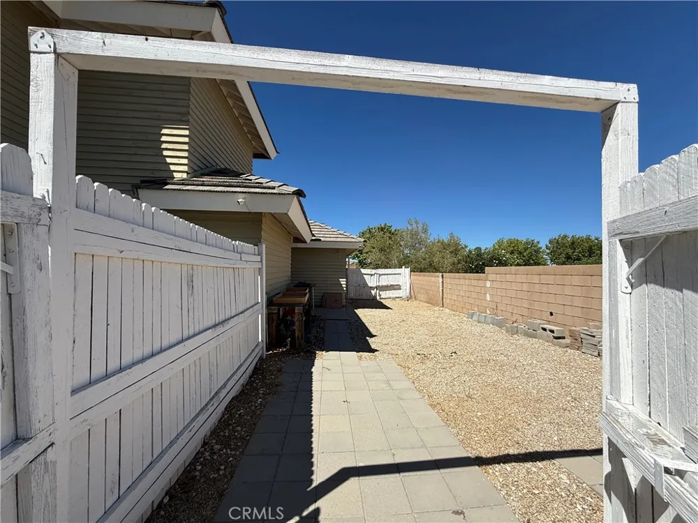42534 61st W Quartz Hill, CA 93536