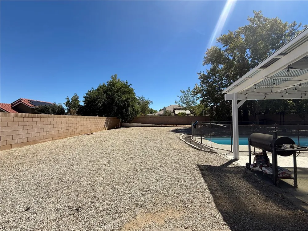 42534 61st W Quartz Hill, CA 93536