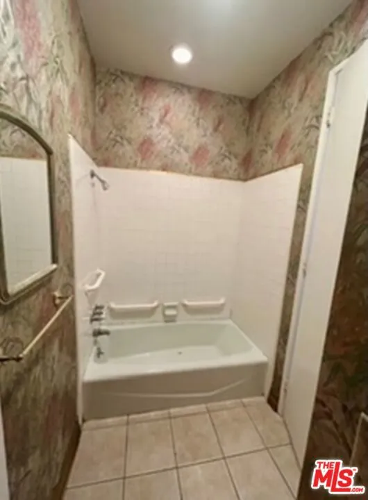 4949 Genesta Avenue #409 Los Angeles, CA 91316