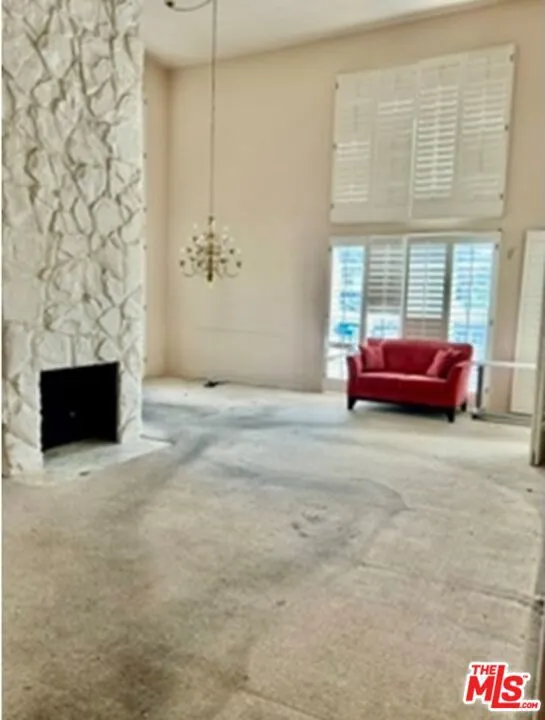 4949 Genesta Avenue #409 Los Angeles, CA 91316