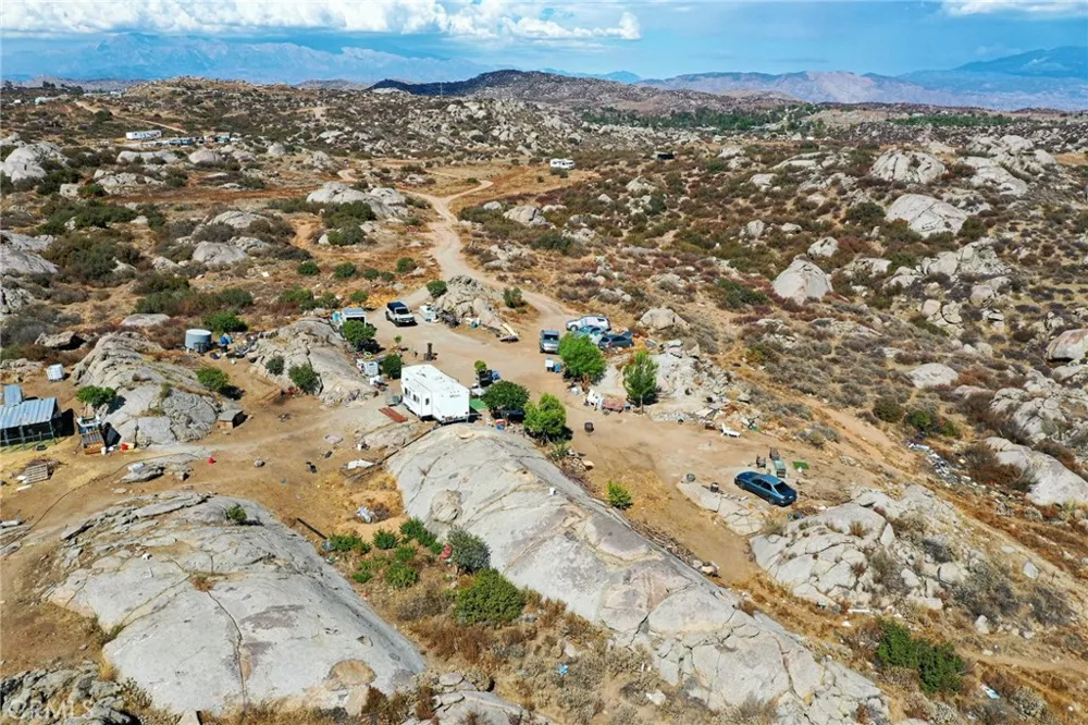 39 Minton Homeland, CA 92548