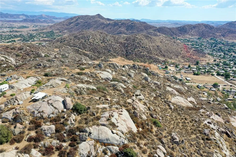 39 Minton Homeland, CA 92548