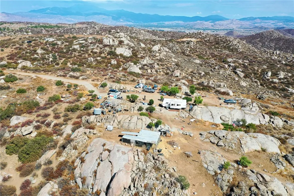 39 Minton Homeland, CA 92548
