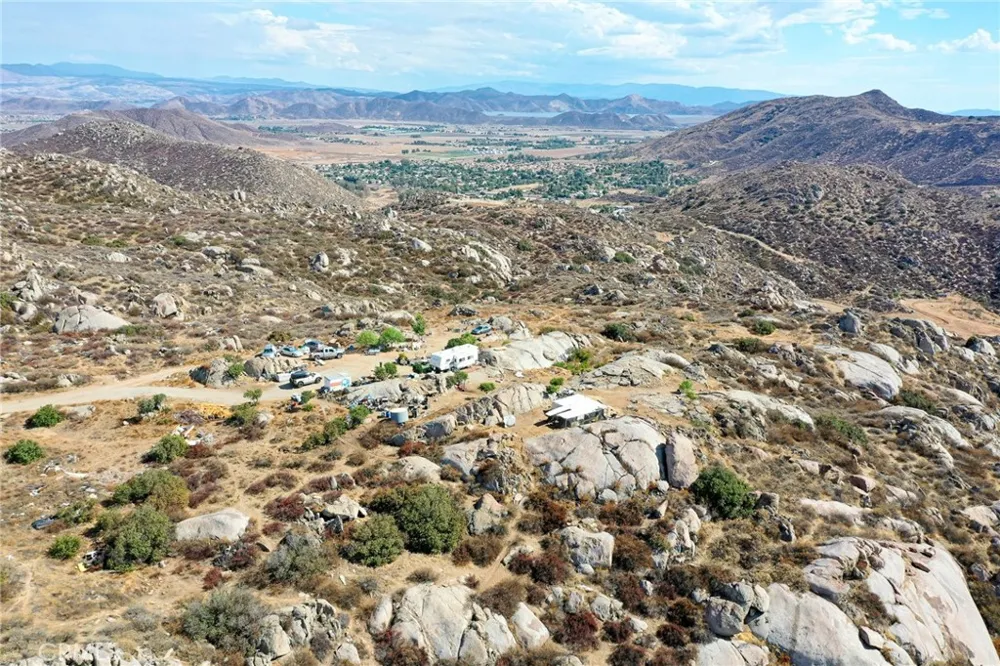 39 Minton Homeland, CA 92548