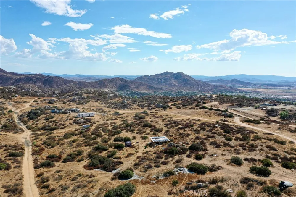 39 Minton Homeland, CA 92548