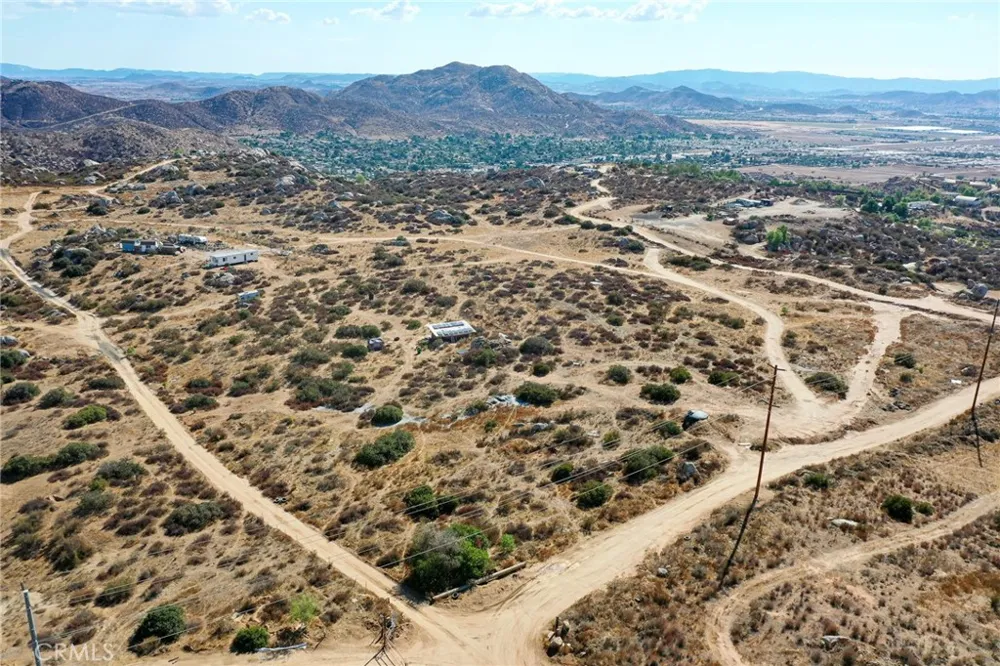 39 Minton Homeland, CA 92548