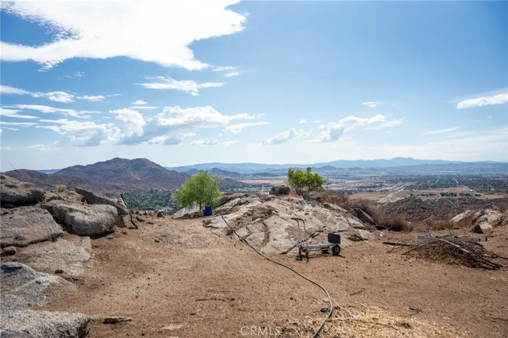 39 Minton Homeland, CA 92548