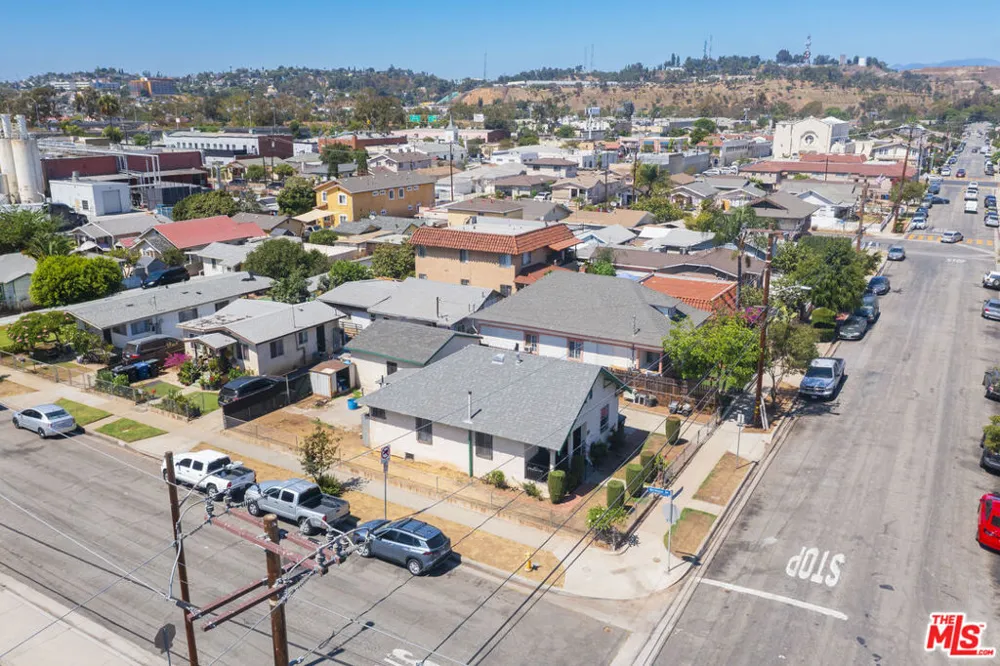 301 McDonnell Avenue Los Angeles, CA 90022