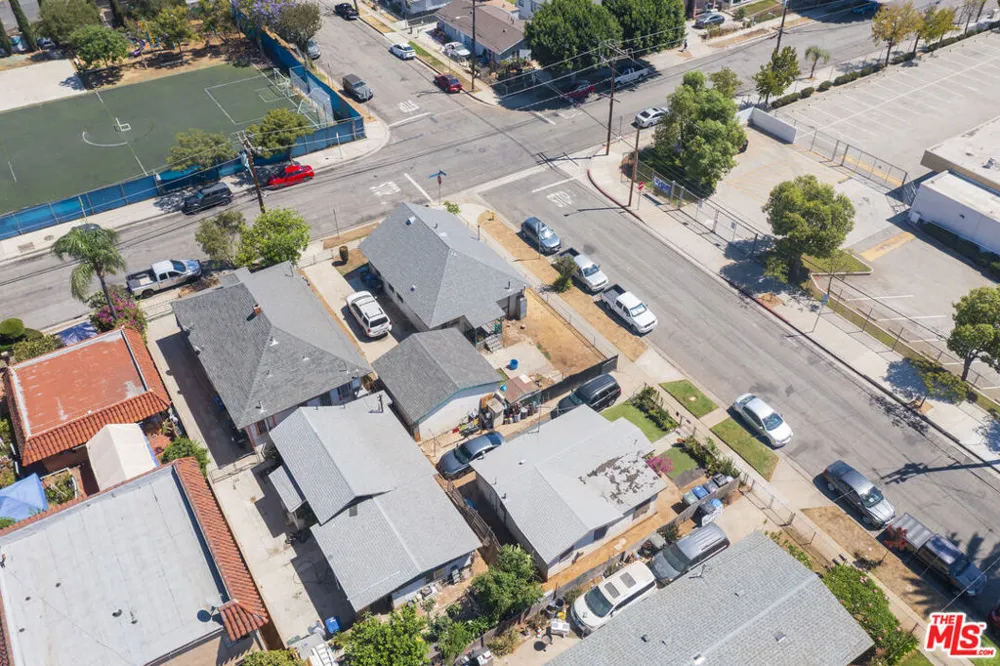 301 McDonnell Avenue Los Angeles, CA 90022