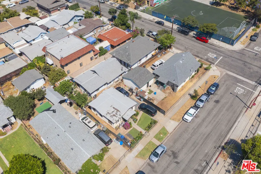 301 McDonnell Avenue Los Angeles, CA 90022