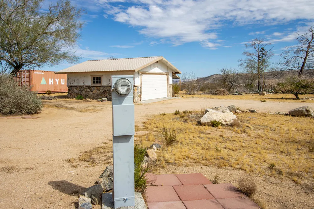 1959 Yetters Lane Landers, CA 92285